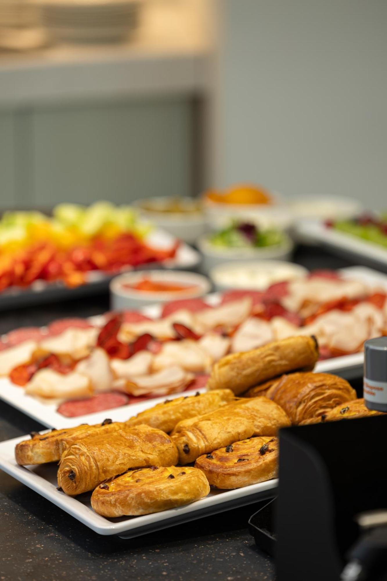 Hampton By Hilton Târgu-Mureş Esterno foto