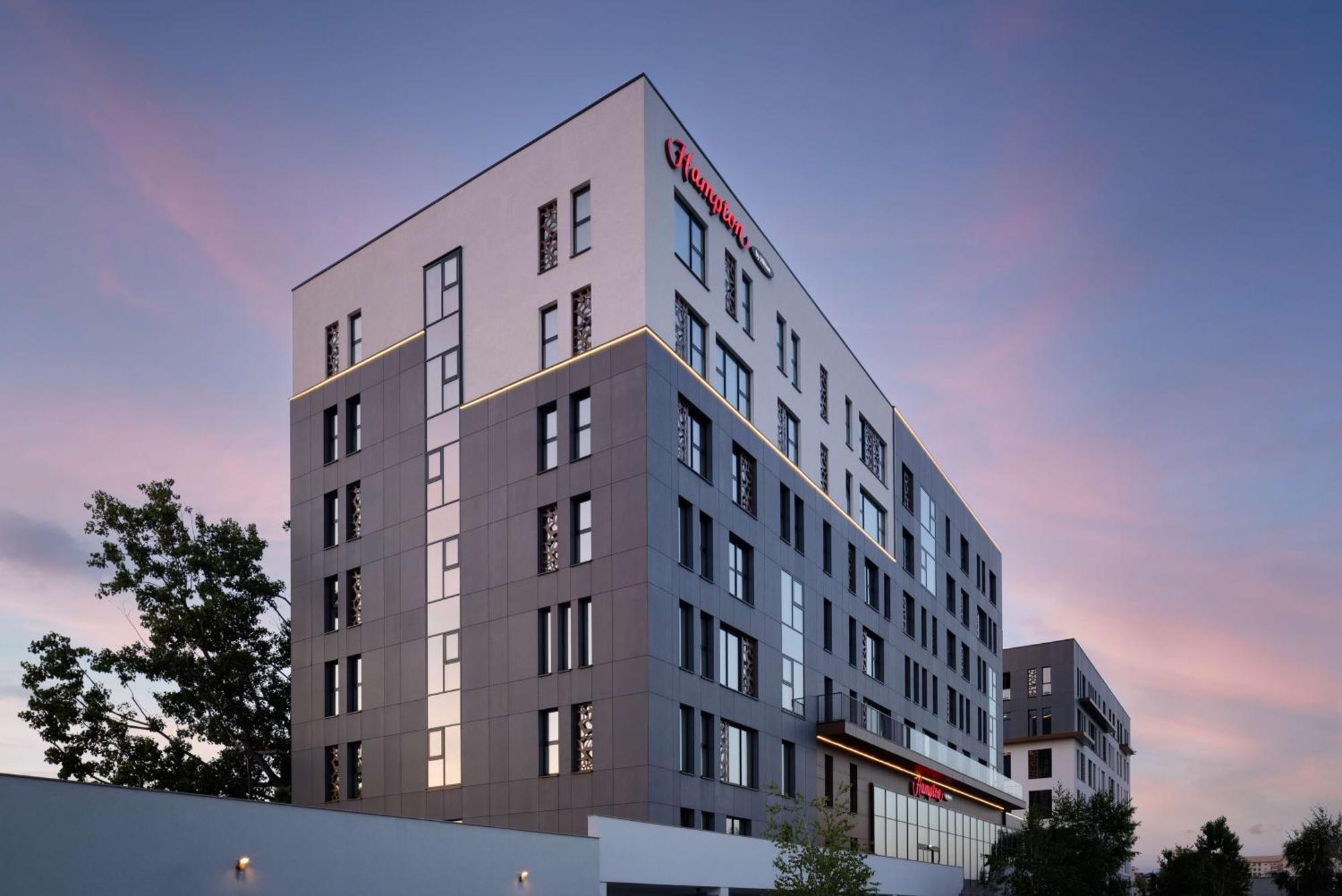 Hampton By Hilton Târgu-Mureş Esterno foto
